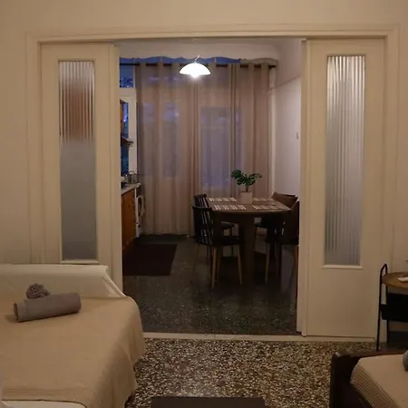 Σπίτι Με Θέα Στα Μετέωρα Apartment Kalambaka Exterior photo